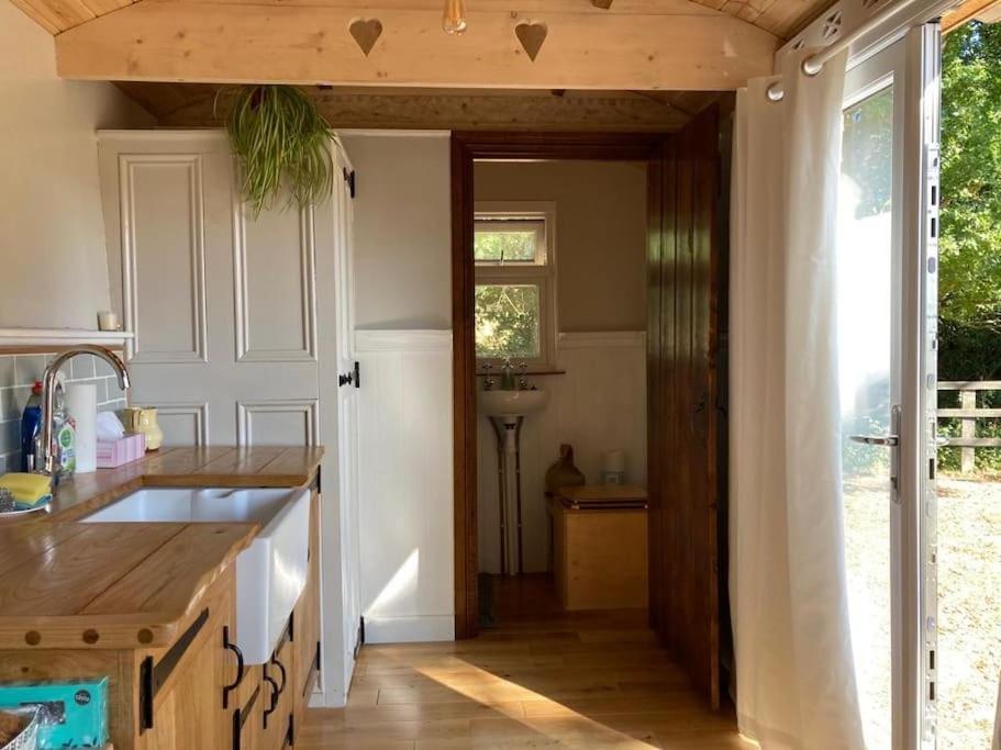 Aspen Leaves: The Perfect Farm Retreat Villa Graffham ภายนอก รูปภาพ