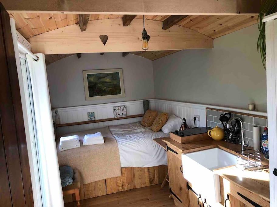 Aspen Leaves: The Perfect Farm Retreat Villa Graffham ภายนอก รูปภาพ